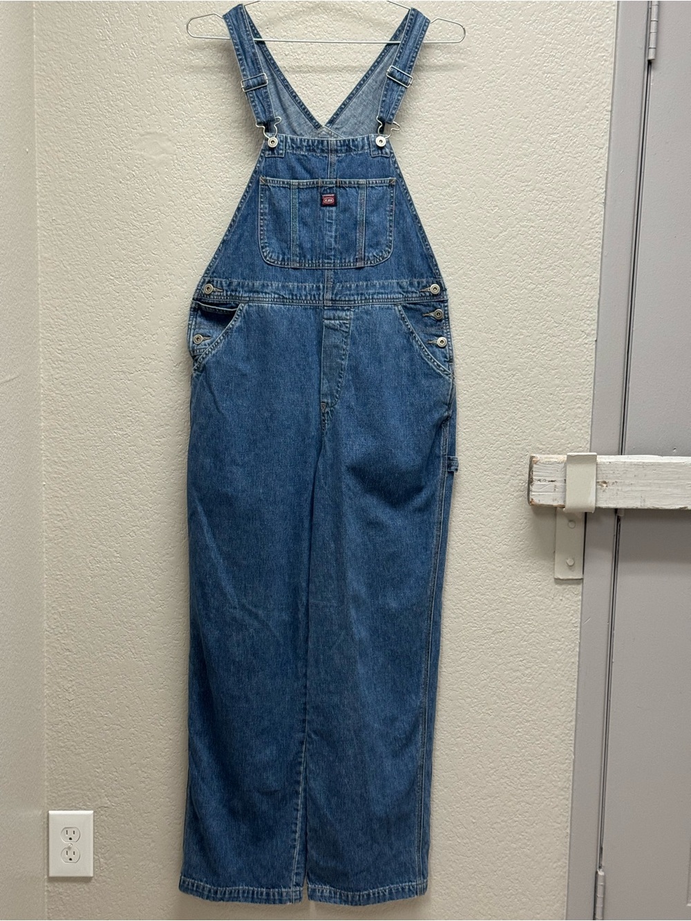 UNIONBAY Woman’s Blue Denim Relaxed Overalls size L waist 18” inseam 31”
